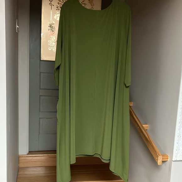 7/20 Signature collection olive green dress with pockets 3x - Picture 3 of 10
